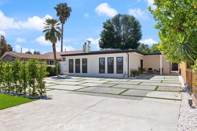 22452 Dolorosa Street, Woodland Hills CA: https://media.crmls.org/medias/adb5de6e-729a-477a-aed8-3696a91baea4.jpg