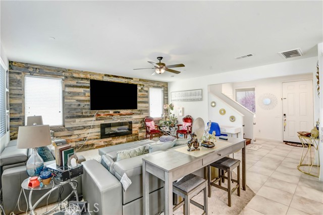 Detail Gallery Image 5 of 12 For 1628 Tildon Ct, Beaumont,  CA 92223 - 4 Beds | 3 Baths