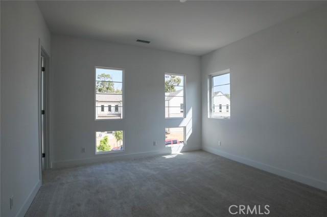 Detail Gallery Image 34 of 65 For 20552 Edgewood Ct, Chatsworth,  CA 91311 - 5 Beds | 5/1 Baths