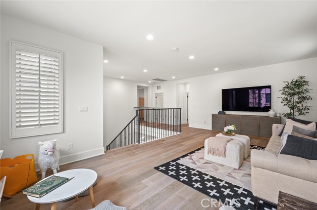 117 Andirons, Irvine CA: https://media.crmls.org/medias/adb6a45b-708b-494a-90c8-d52e124f5f33.jpg