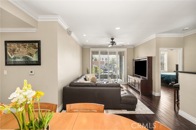 Detail Gallery Image 2 of 30 For 1801 E Katella Ave #2023,  Anaheim,  CA 92805 - 2 Beds | 2 Baths