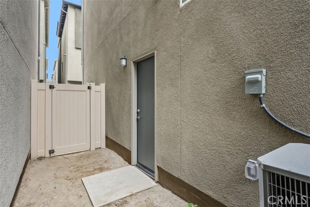 Detail Gallery Image 26 of 30 For 923 E 3rd St, Santa Ana,  CA 92701 - 4 Beds | 3/1 Baths