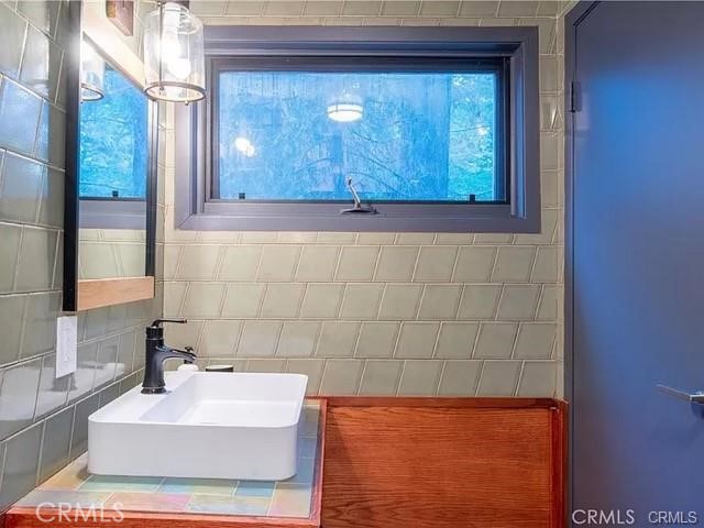 Detail Gallery Image 34 of 42 For 555 Dover Ct, Lake Arrowhead,  CA 92352 - 5 Beds | 2/1 Baths