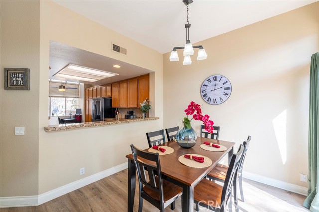 Detail Gallery Image 18 of 42 For 620 Ivywood Ln #F,  Simi Valley,  CA 93065 - 3 Beds | 2/1 Baths