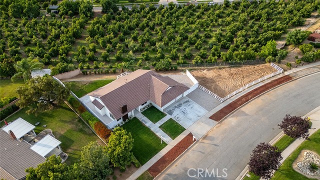 1563 Gary Lane, Redlands CA: https://media.crmls.org/medias/adb7f7ab-bf95-492f-833a-d27f91b15212.jpg