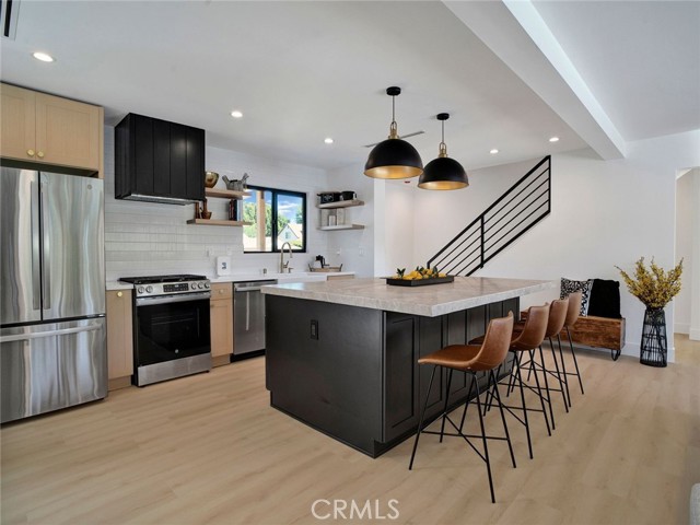 6667 Royer Avenue, West Hills CA: https://media.crmls.org/medias/adb8bbdb-034d-4cc9-8a5e-80cdc4f5e9a9.jpg