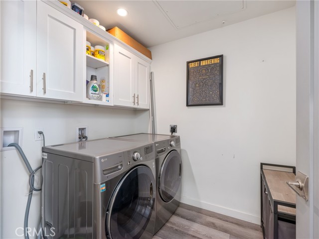 1055 S Serrano Avenue, Los Angeles CA: https://media.crmls.org/medias/adb8cf4c-272e-4066-8172-679c8a13975d.jpg
