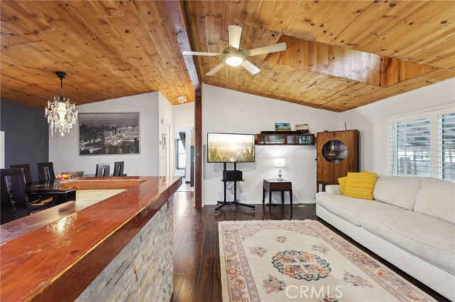 Detail Gallery Image 12 of 61 For 1165 Cherokee, Topanga,  CA 90290 - 3 Beds | 2 Baths