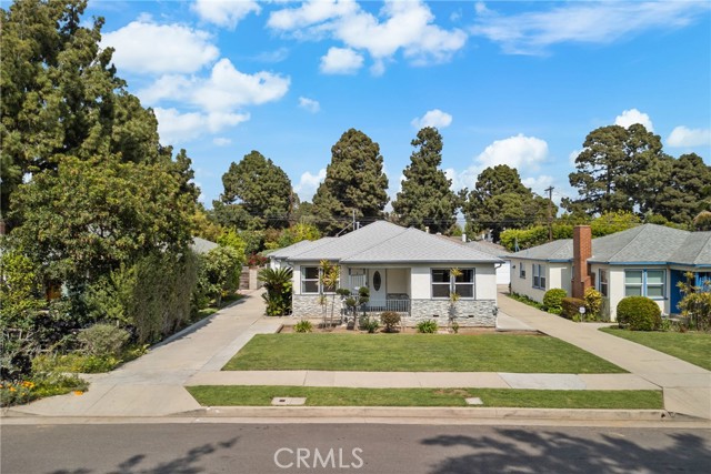 Detail Gallery Image 3 of 39 For 1904 Armacost Ave, Los Angeles,  CA 90025 - 3 Beds | 2 Baths