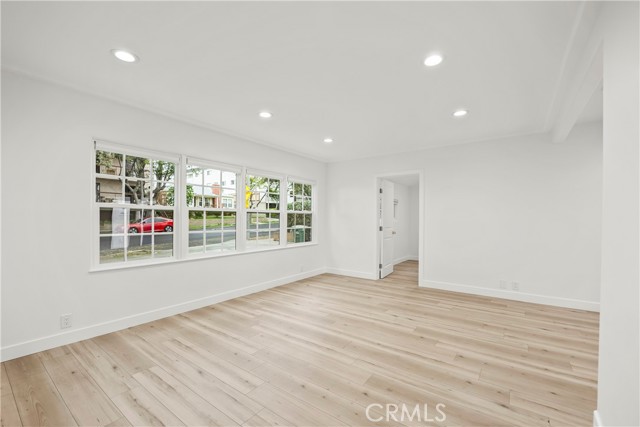 620 E Elmwood Avenue, Burbank CA: https://media.crmls.org/medias/adbbd38c-eda9-48c9-8db7-3f17520cd6f5.jpg