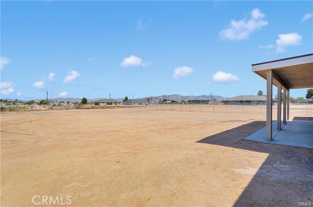 22520 Houston Street, Apple Valley CA: https://media.crmls.org/medias/adbbf948-c901-475b-acb5-2f536165063c.jpg