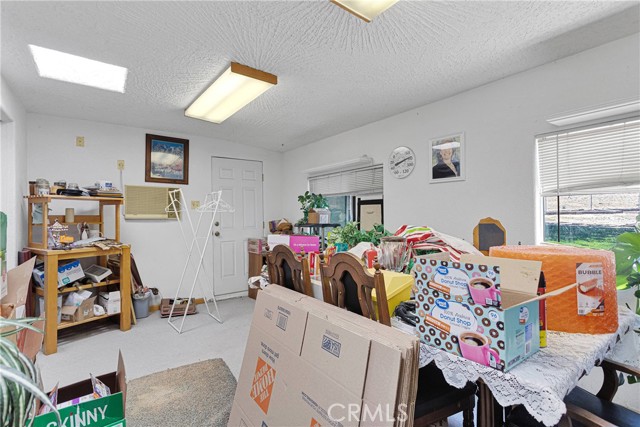 Detail Gallery Image 12 of 38 For 15869 Calandria Way, Victorville,  CA 92394 - 3 Beds | 2 Baths