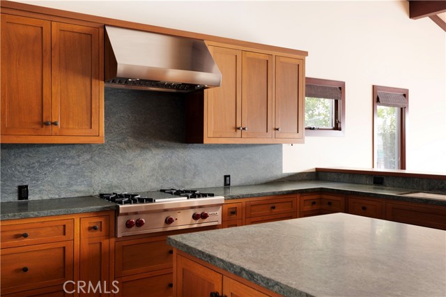 419 Evening Star Lane, Newport Beach CA: https://media.crmls.org/medias/adbd6877-0171-4290-a4c9-123635fa6f33.jpg
