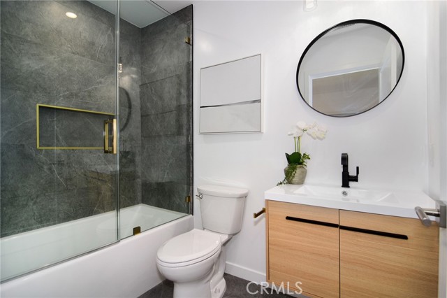 17420 Collins Street photo 23