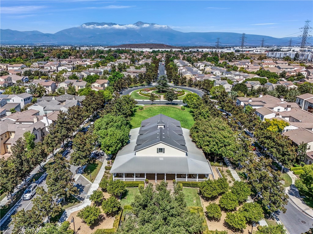 https://media.crmls.org/medias/adbe0995-6a66-4c21-85c2-fed116c75ed1.jpg?preset=X-Large