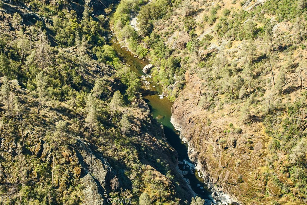 https://media.crmls.org/medias/adbe0fc0-8190-4c32-a746-24bd0b064c8a.jpg?preset=X-Large