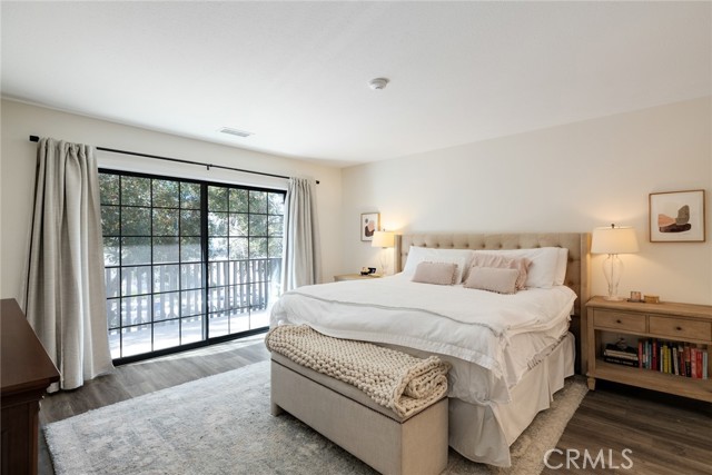 Detail Gallery Image 22 of 36 For 240 S Broadway #2,  Redondo Beach,  CA 90277 - 3 Beds | 2/1 Baths