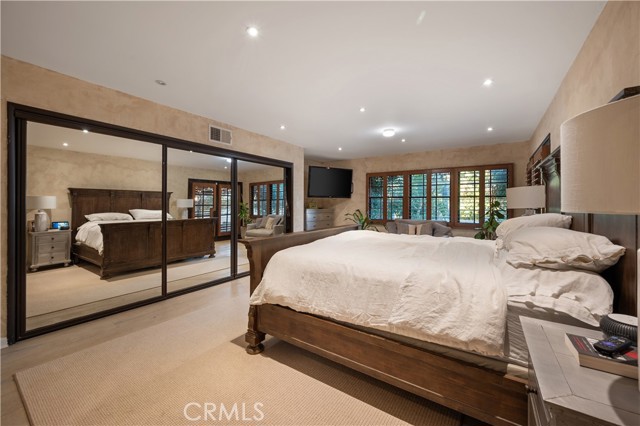 Detail Gallery Image 11 of 29 For 5526 Fulton Ave, Sherman Oaks,  CA 91401 - 4 Beds | 3 Baths