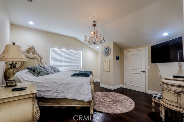 23180 Gray Fox Drive, Canyon Lake CA: https://media.crmls.org/medias/adbf9a30-86da-41c7-85ef-cb6b3f7bcd7a.jpg