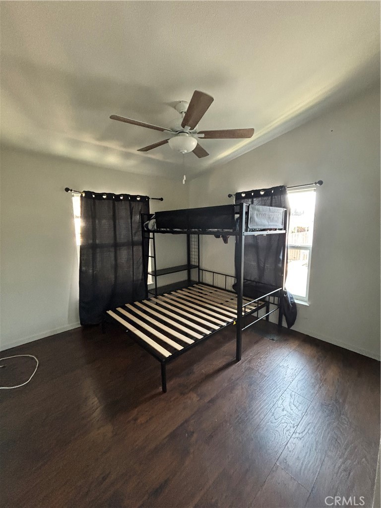 https://media.crmls.org/medias/adbfe885-e3fe-4c04-8d64-3d5a773cd5a8.jpg?preset=X-Large