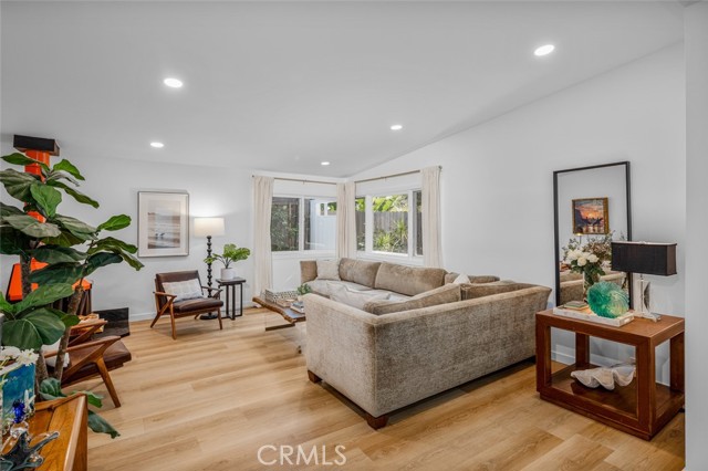 Detail Gallery Image 7 of 29 For 34832 Calle Del Sol, Dana Point,  CA 92624 - 3 Beds | 3 Baths