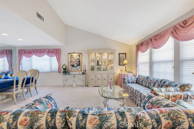 Detail Gallery Image 6 of 39 For 20828 Bermuda St, Chatsworth,  CA 91311 - 4 Beds | 2 Baths