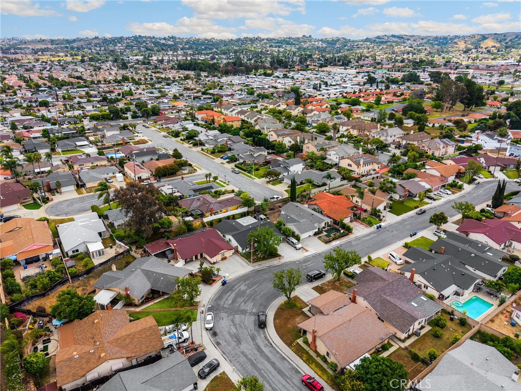 https://media.crmls.org/medias/adc1048e-5740-4a58-9043-69c95082ebc1.jpg?preset=X-Large