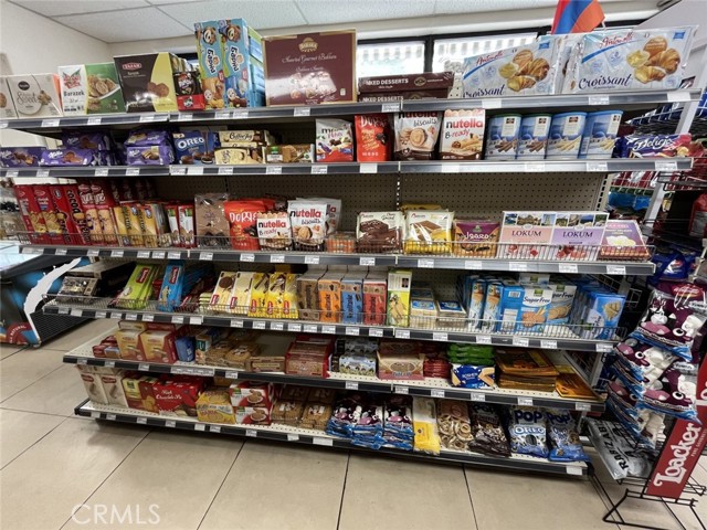 1511 E Washington Boulevard, Pasadena CA: https://media.crmls.org/medias/adc178f2-f50b-495c-b8c0-eba03cbd3704.jpg