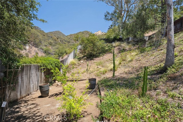 24311 Sylvan Glen Road, Calabasas CA: https://media.crmls.org/medias/adc3207c-5707-4a00-bfc1-bc7069561721.jpg