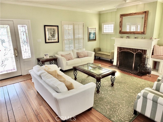 833 Terraine Avenue, Long Beach CA: https://media.crmls.org/medias/adc353b9-16c9-49fb-90d4-e3495505e421.jpg