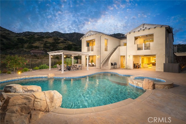 Detail Gallery Image 4 of 67 For 614 E Camellia Way, Azusa,  CA 91702 - 5 Beds | 4/1 Baths