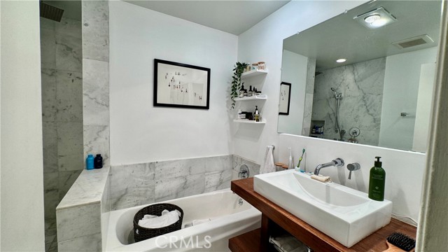 Detail Gallery Image 21 of 31 For 645 Westmount Dr #211,  West Hollywood,  CA 90069 - 1 Beds | 1 Baths