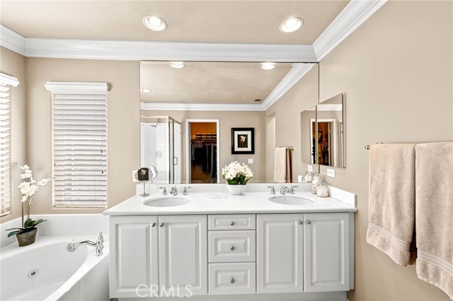40026 Stowe Road, Temecula CA: https://media.crmls.org/medias/adc59e02-bb23-475c-b96a-4efaebbdbb8a.jpg
