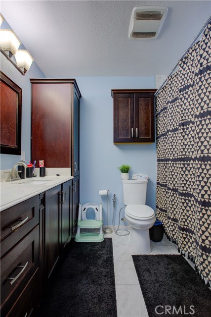 180 Churchill Place, Gilroy CA: https://media.crmls.org/medias/adc6b398-6ad9-4b2b-8d36-23a998ffe658.jpg