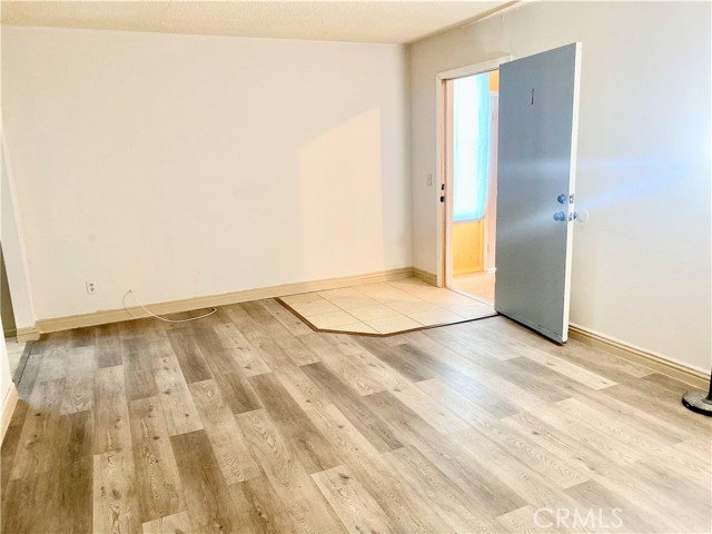 Detail Gallery Image 3 of 11 For 8616 N Loop Bld #1,  California City,  CA 93505 - 1 Beds | 1 Baths