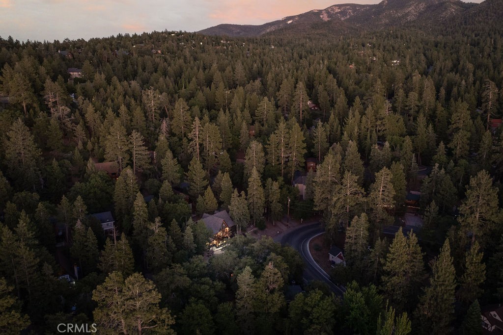 https://media.crmls.org/medias/adc6f7fc-f578-44a4-b19f-1e8966615682.jpg?preset=X-Large