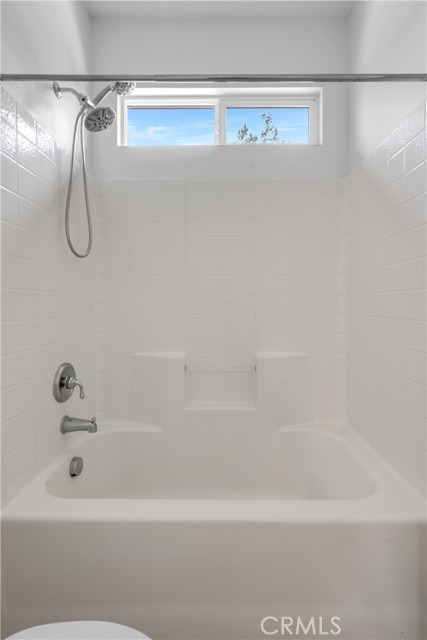 33736 Emerald Creek Court, Temecula CA: https://media.crmls.org/medias/adc70215-c077-49a6-b798-dced5465911f.jpg