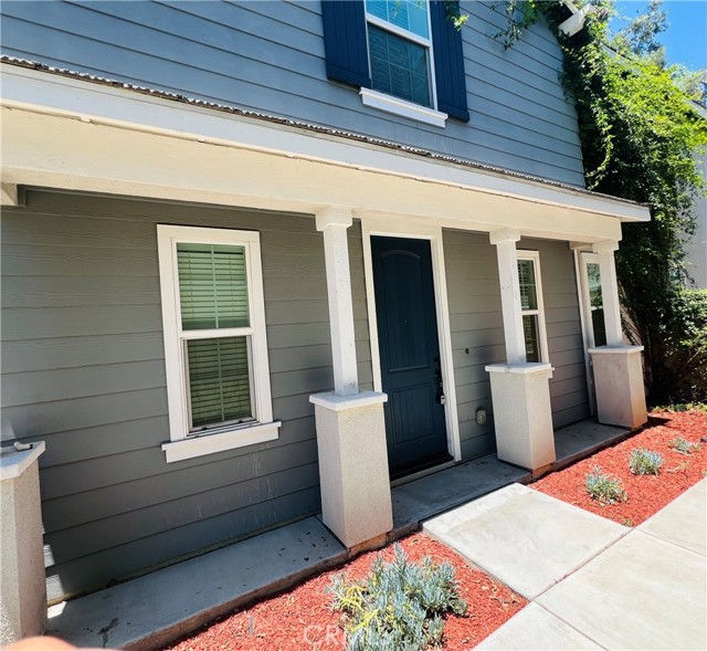 Detail Gallery Image 4 of 22 For 2061 E Sentinel Privado, Ontario,  CA 91764 - 4 Beds | 2/1 Baths
