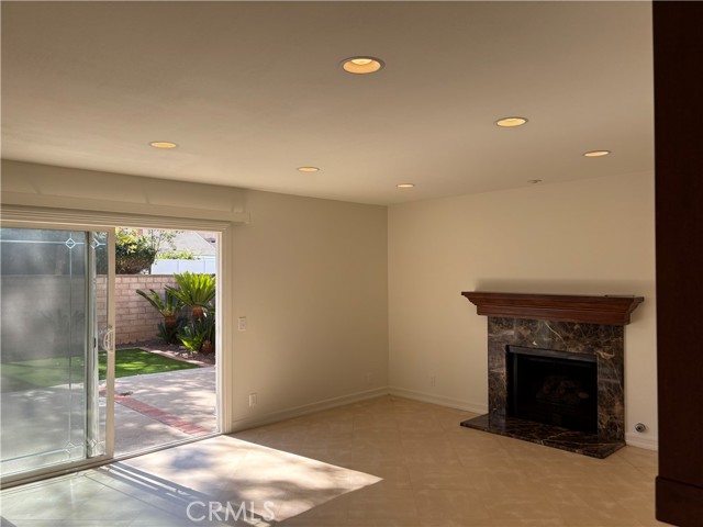 12 Longstreet, Irvine CA: https://media.crmls.org/medias/adc77a38-87bd-408e-a0a8-f8e5a855ce9d.jpg