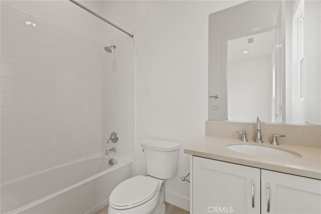 https://media.crmls.org/medias/adc7c1d7-5066-4cc2-822d-8cc7e914eb2a.jpg?preset=X-Large