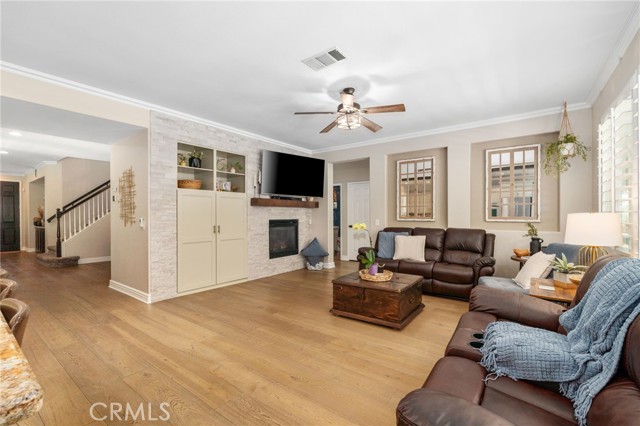 14131 Apple Grove Court, Eastvale CA: https://media.crmls.org/medias/adc8380d-e6de-4eb7-adbf-2a44a19018af.jpg
