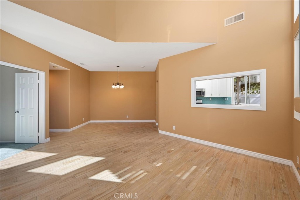 MLS #OC25245159 image #5