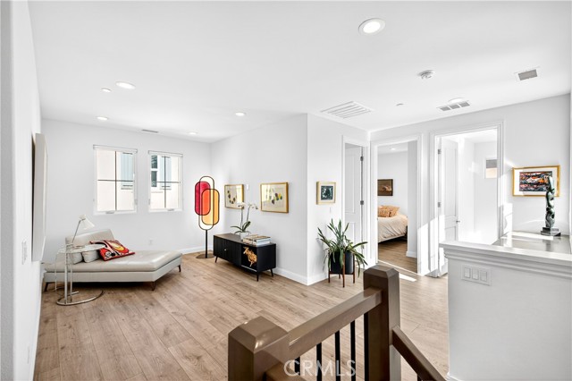 Detail Gallery Image 14 of 26 For 20851 W Acorn Circle, Porter Ranch,  CA 91326 - 4 Beds | 3 Baths