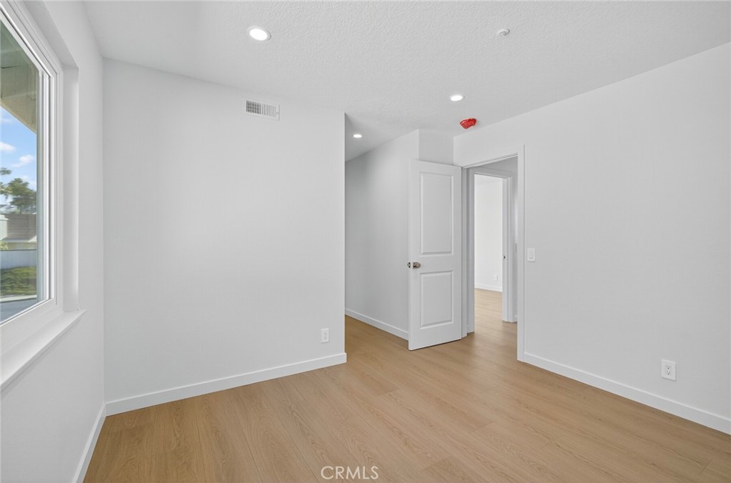 MLS #OC25245288 image #43