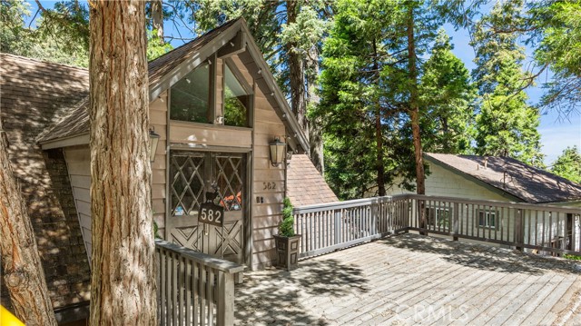 Detail Gallery Image 2 of 36 For 582 Kuffel Canyon Rd, Lake Arrowhead,  CA 92352 - 3 Beds | 2 Baths