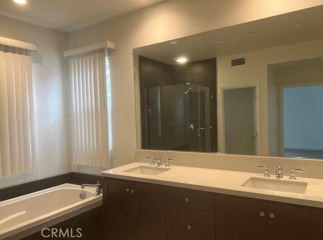 131 Yuba, Irvine CA: https://media.crmls.org/medias/adcae230-88d4-4e9f-85d2-c0df1b382e8e.jpg