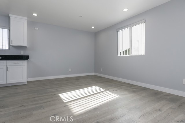 529 W 80th Street, Los Angeles CA: https://media.crmls.org/medias/adcb8457-d63a-4675-b845-cbb0f2af2283.jpg