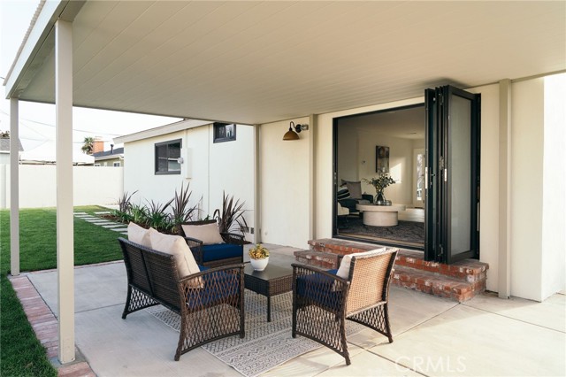 16502 Potter Circle, Huntington Beach CA: https://media.crmls.org/medias/adccaa03-0b3f-4528-bf1c-924726c6b50f.jpg