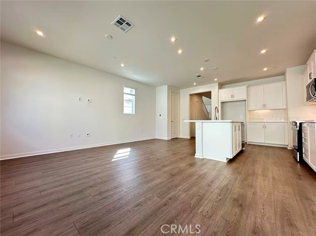 Detail Gallery Image 5 of 20 For 16052 Montenegro Ln, Fontana,  CA 92336 - 4 Beds | 3 Baths