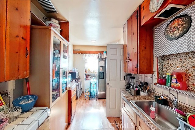 12025 Hart Street photo 7